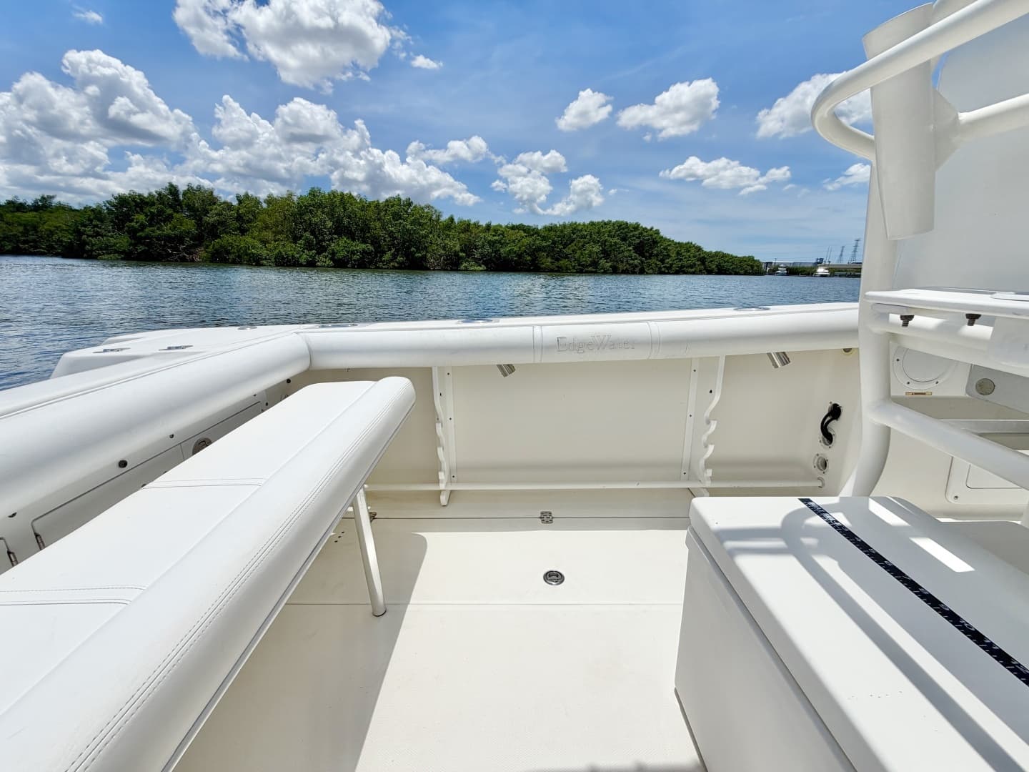 2007 Edgewater 268 CC - Image 11