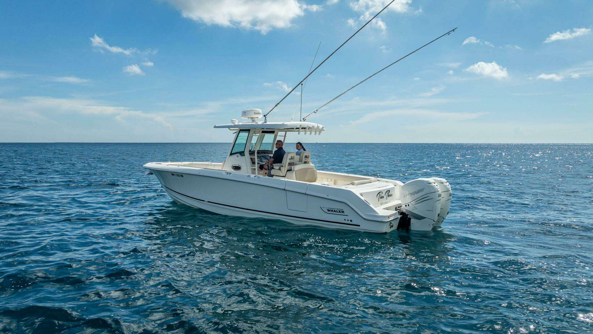 2017 Boston Whaler 330 Outrage - Image 2