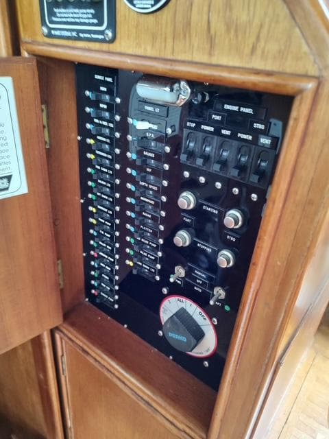 Salon Pwr Panel At Lower Helm