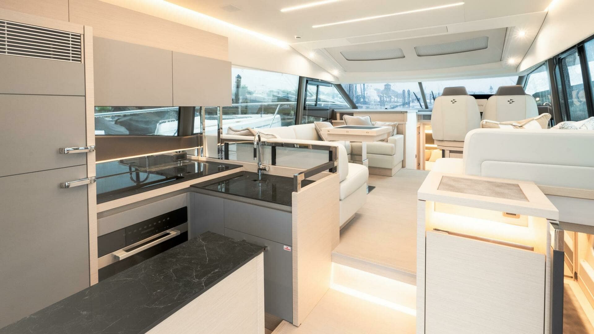 2023 Prestige 520 S - Image 10