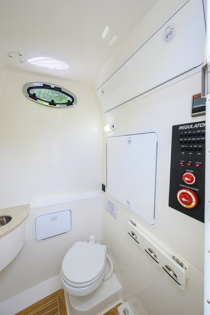 2019 Regulator Center Console - Image 33