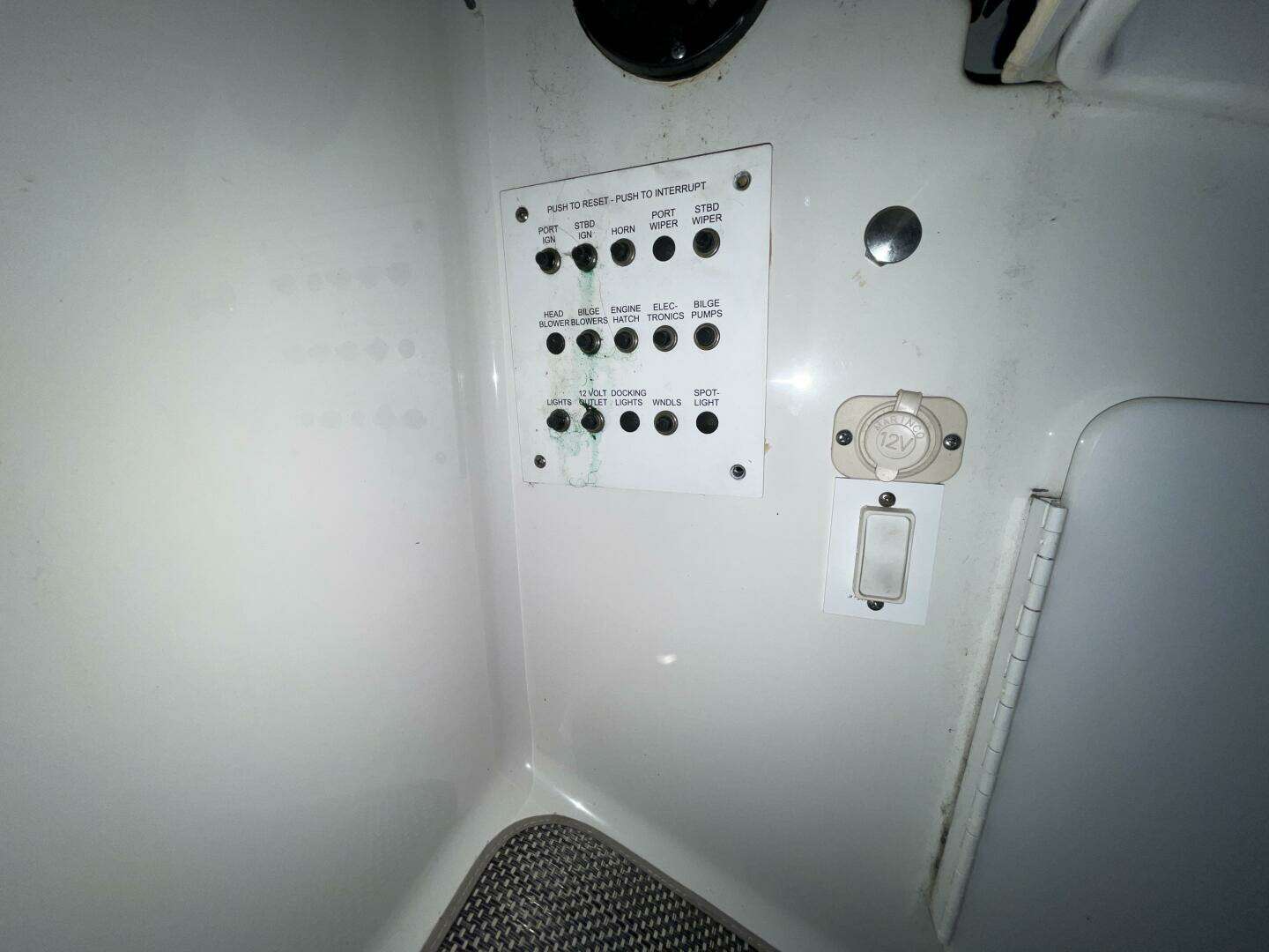 2006 Formula 280 SS - Image 37