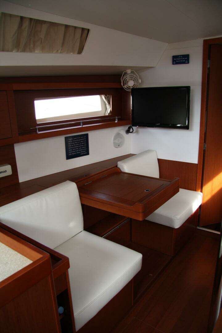2013 Beneteau Oceanis 41 - Image 16