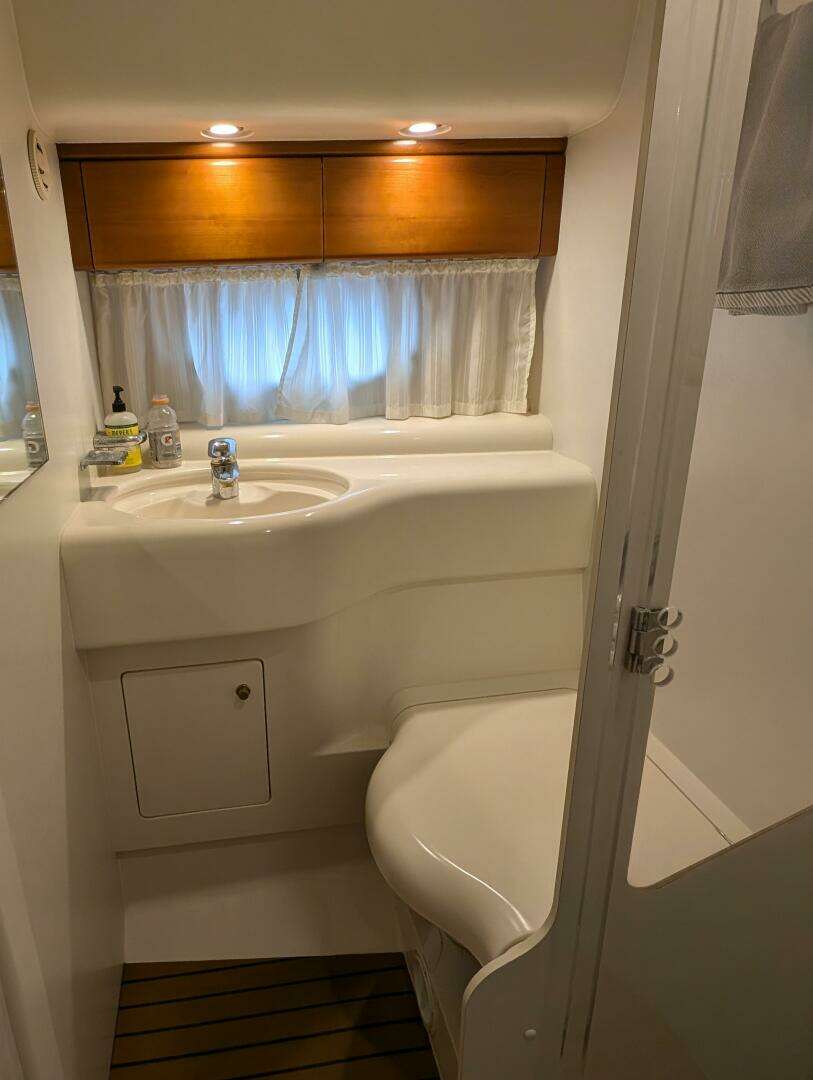 1998 Viking Princess Sport Cruiser - Image 43