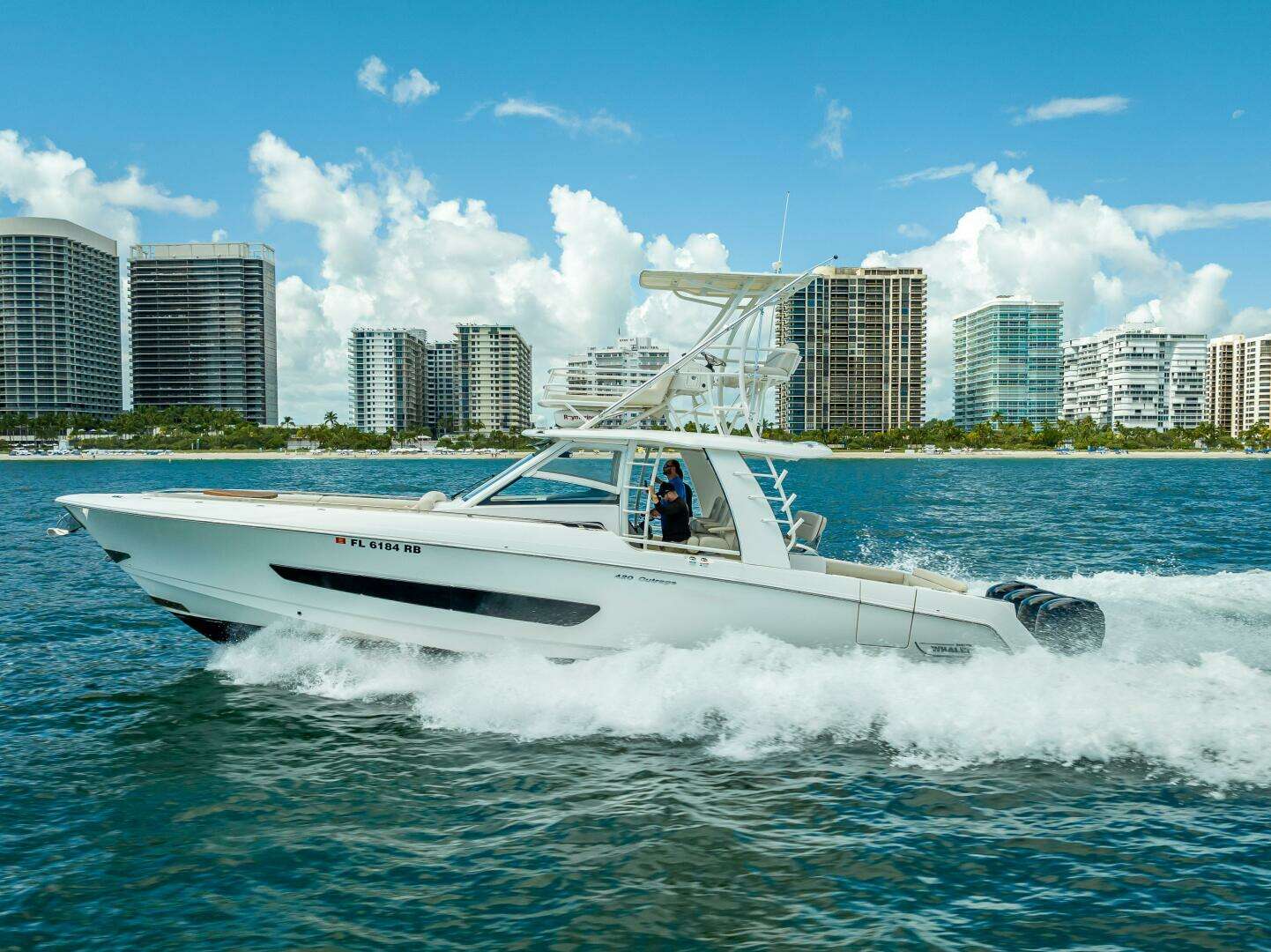 2016 Boston Whaler — - Image 40