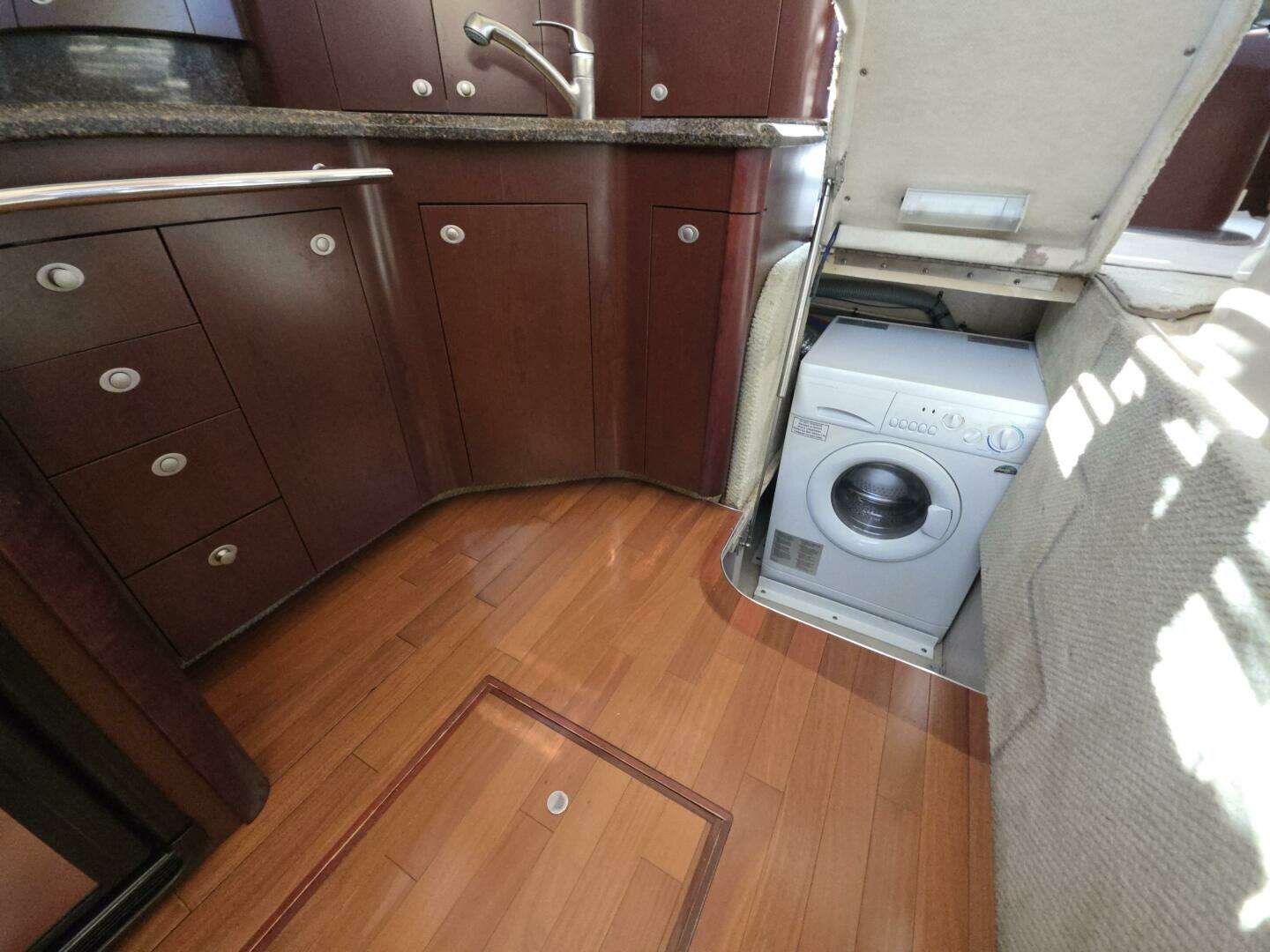 2007 Sea Ray 44 Sedan Bridge - Image 21