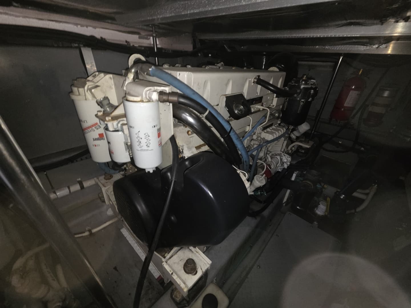 2002 Sea Ray 480 Motor Yacht - Image 38
