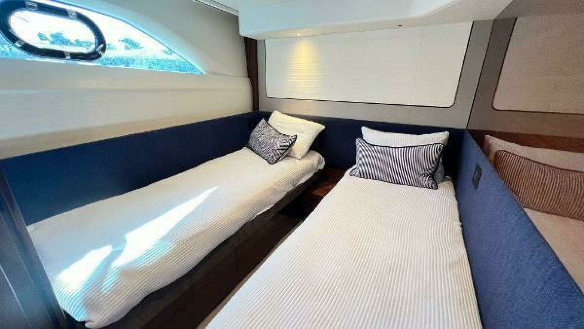 2019 Princess F62 - Image 27