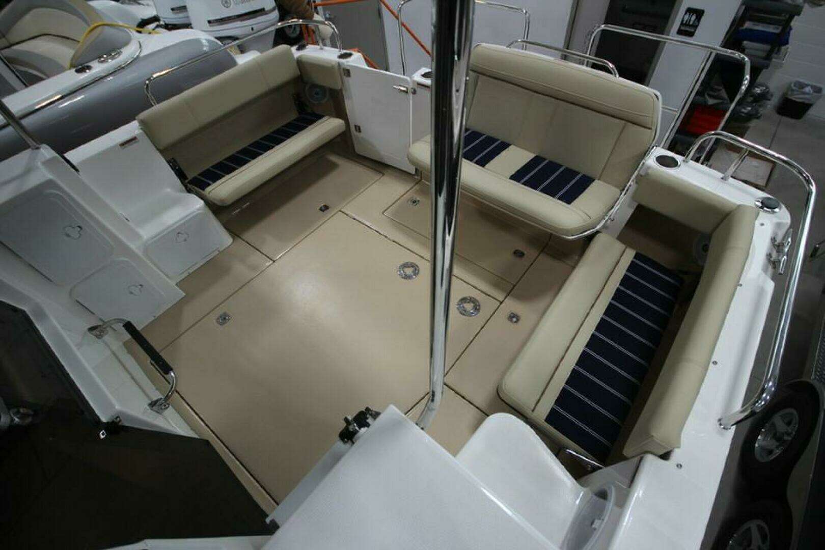 2026 Ranger Tugs R-29 Sedan Luxury Edition - Image 16