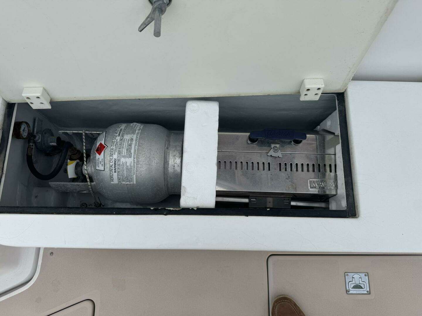 2001 Legacy Yachts Express - Image 12