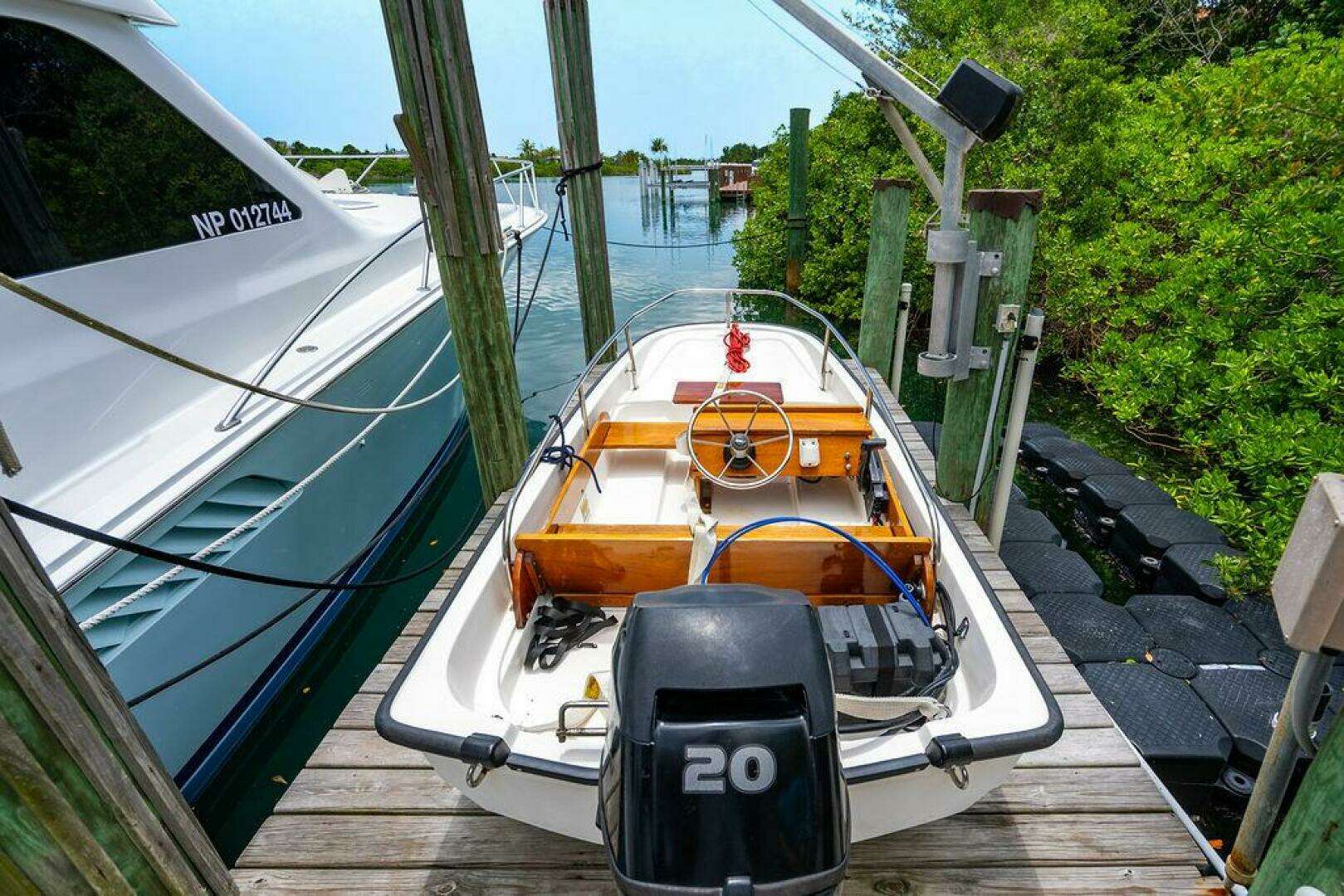 1999 Viking 55 Convertible - Image 2