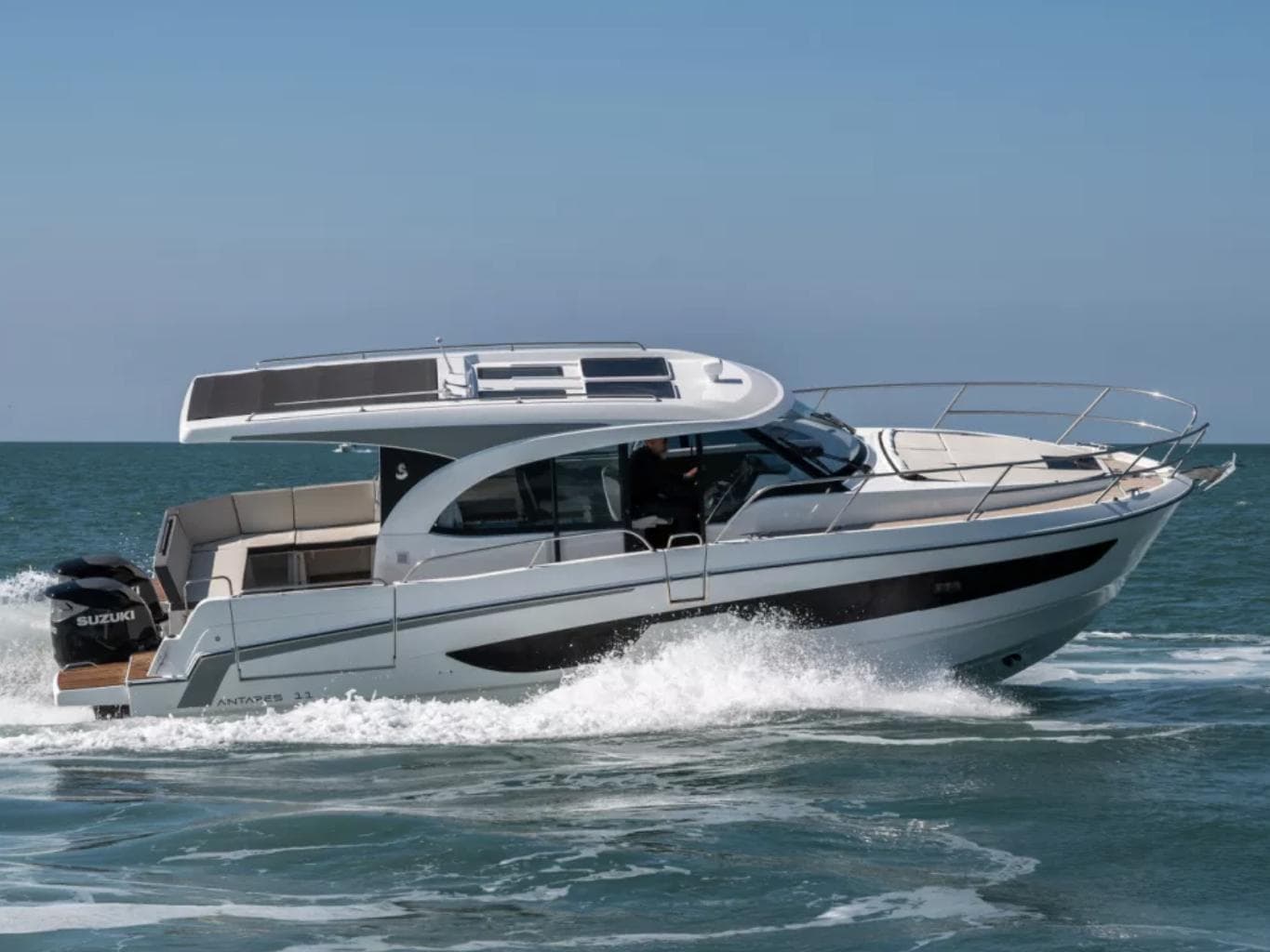 2026 Beneteau Antares 11