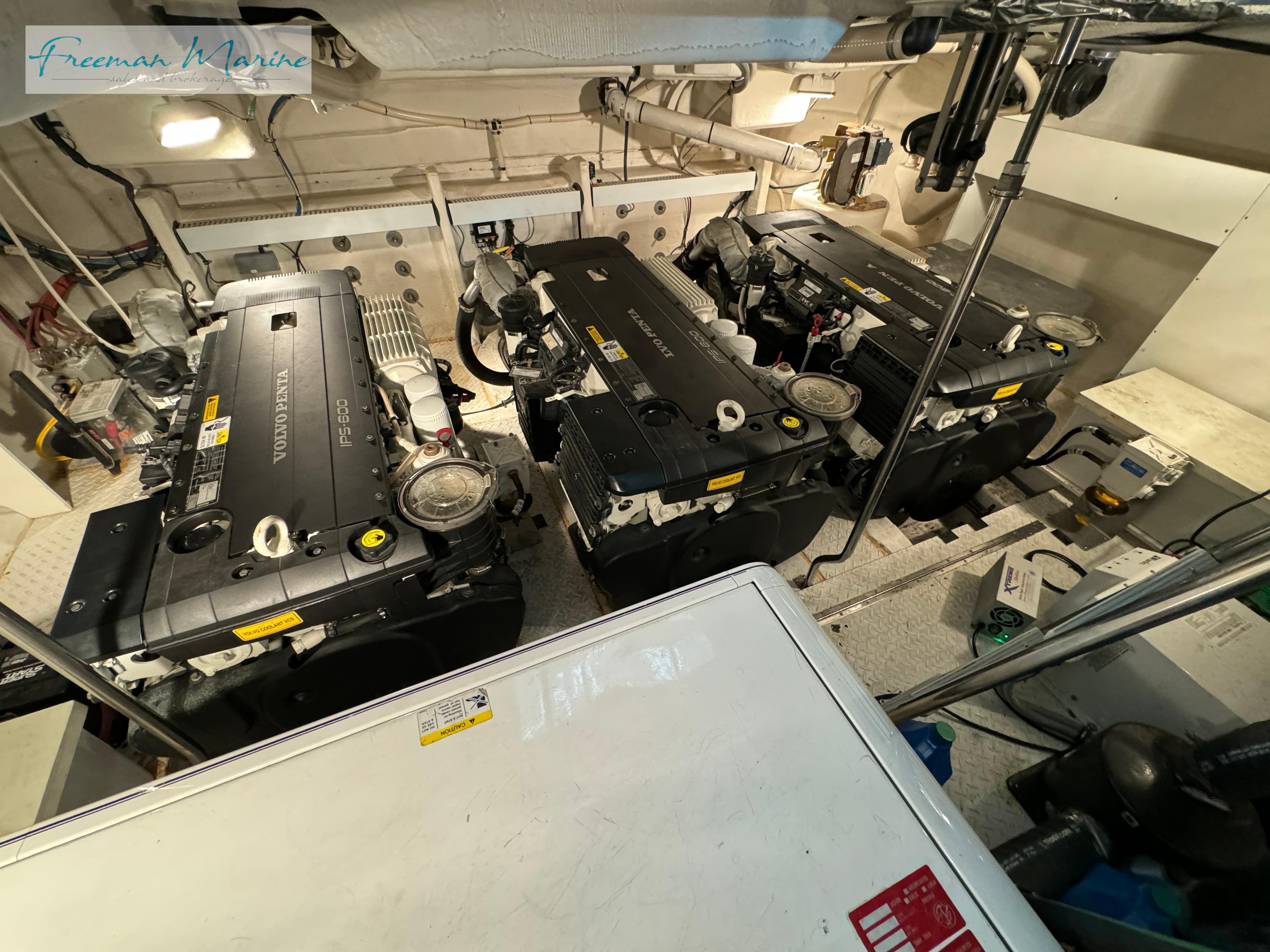 2014 Cruisers Yachts 540 Sports Coupe - 100