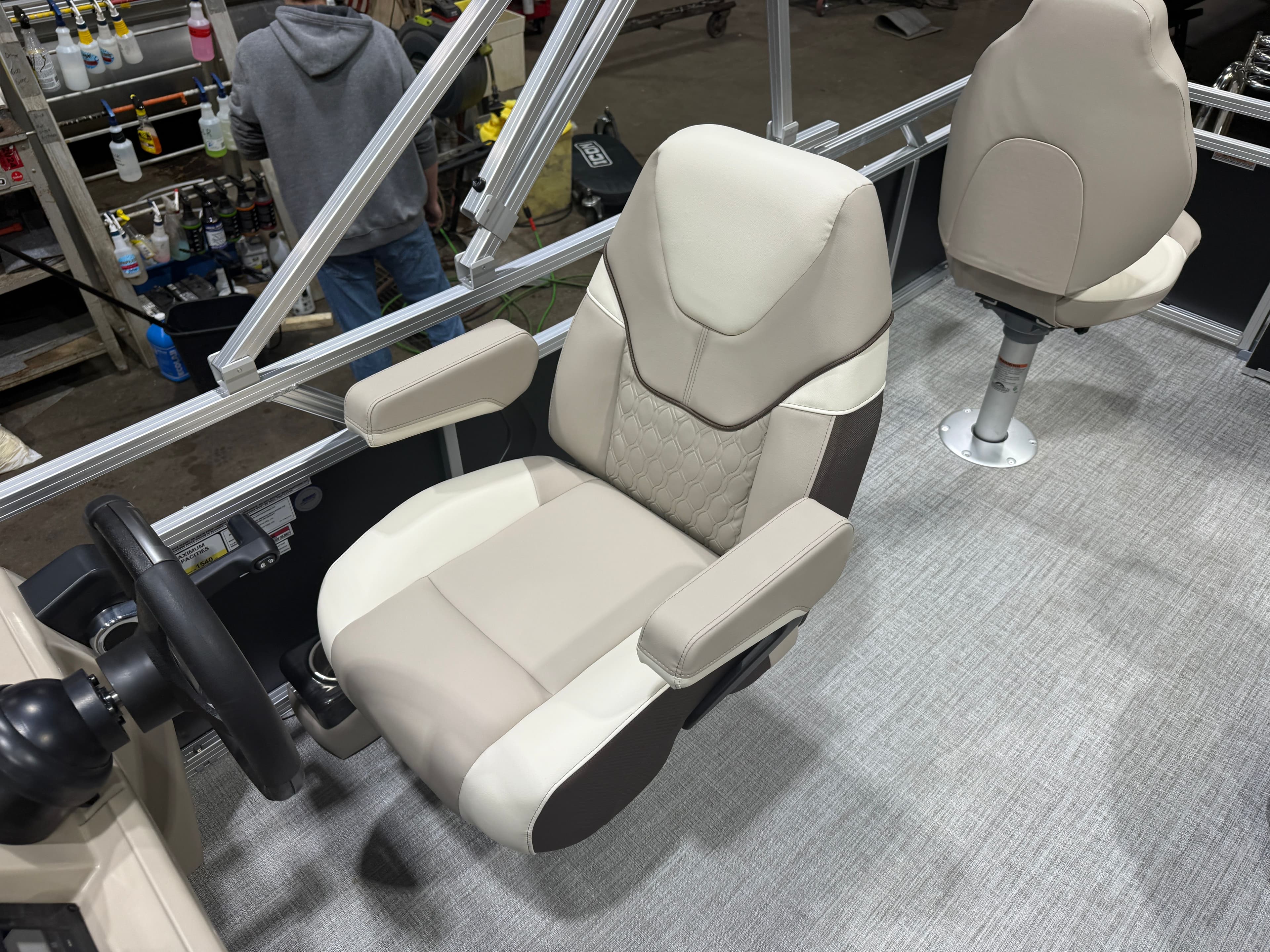 2026 Tahoe Sport Fish & Cruise 23E80 Pontoon $33995 - 12