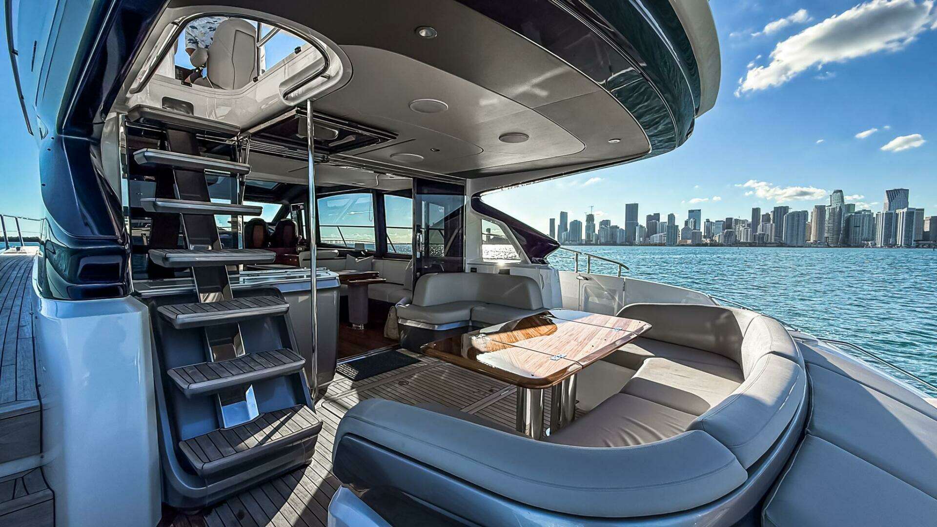 2026 Princess S65 Sportbridge - Image 20