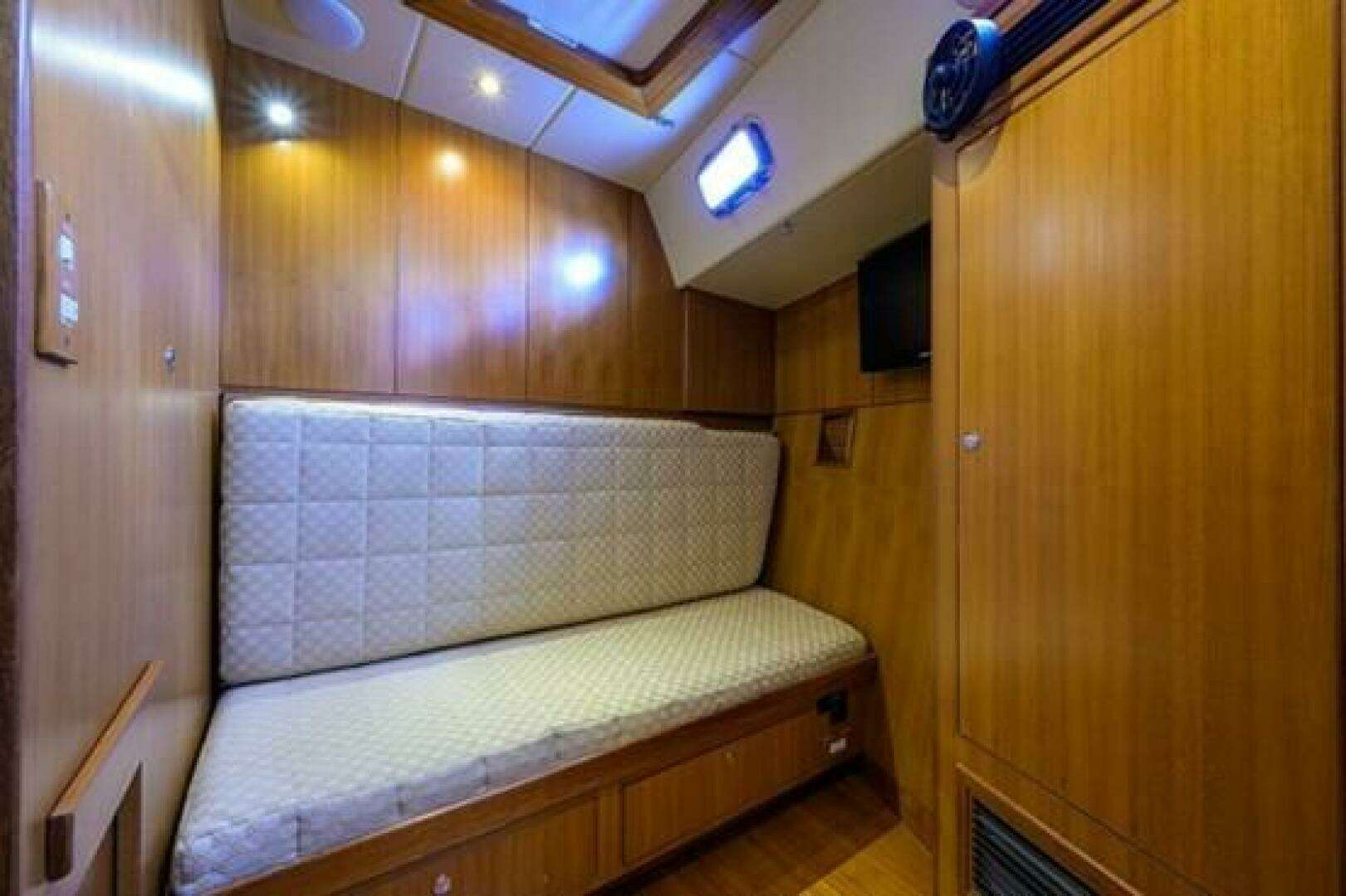 2009 Hylas 70 Sail - Image 26