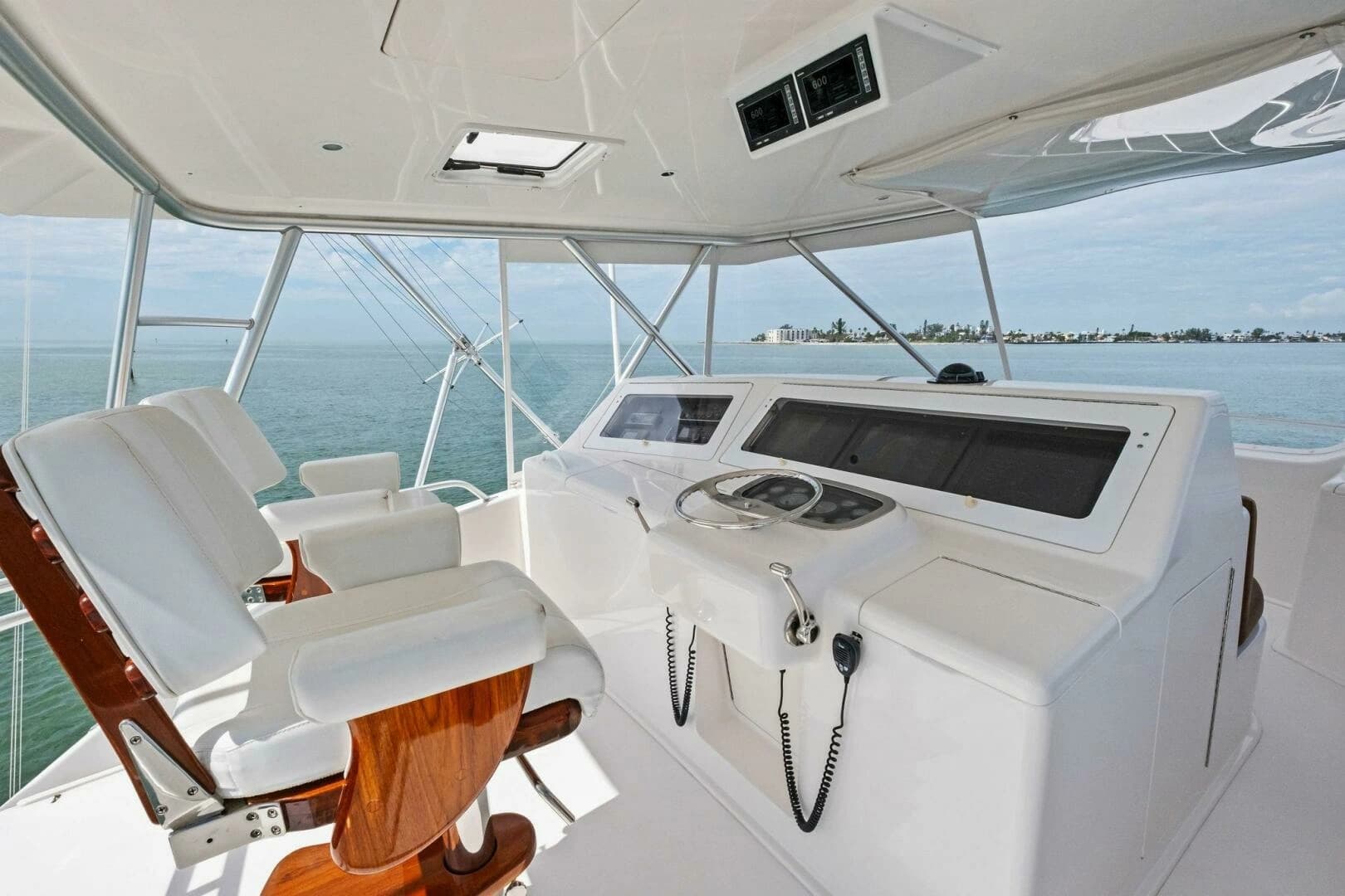 2006 Viking 56 Convertible - Image 43