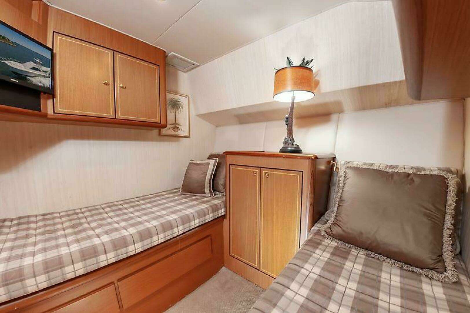 2003 Ocean 57 Convertible - Image 54