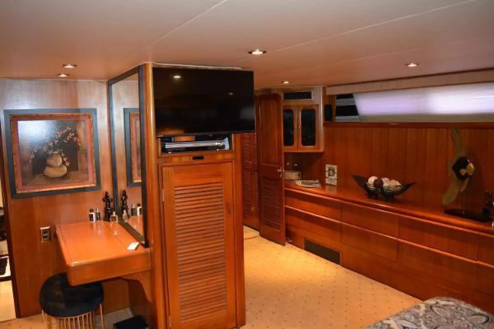 1989 Viking Motor Yacht - Image 79