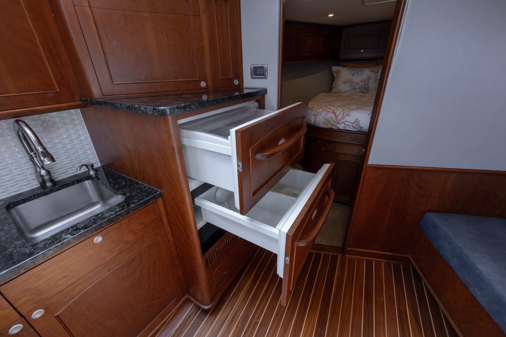 2015 Jarrett Bay Hardtop Express - Image 50