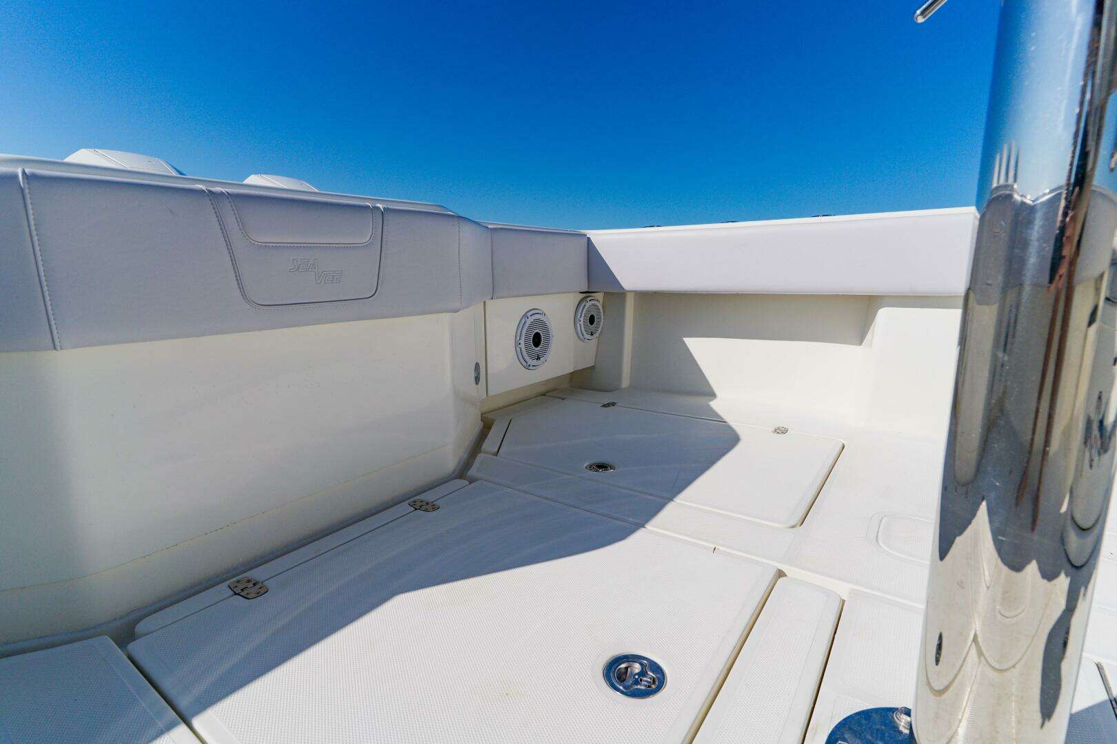 2012 SeaVee 390B - Image 38