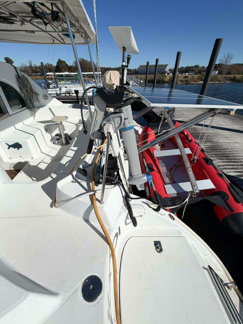 2005 Lagoon 380S - Image 9