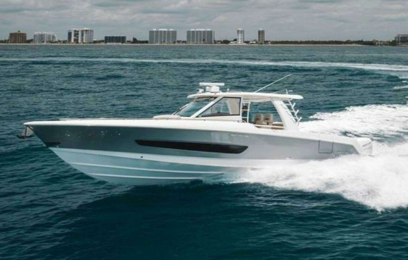 2020 Boston Whaler Outrage - Image 25