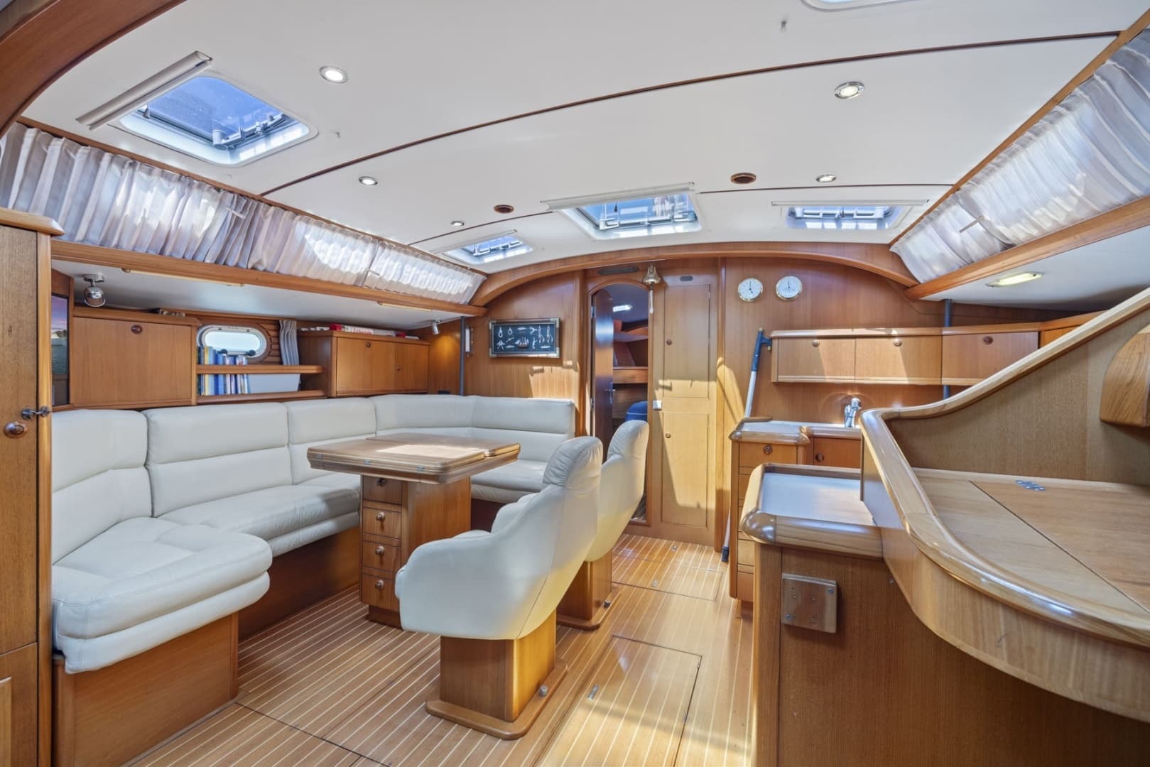 2001 Jeanneau — - Image 31