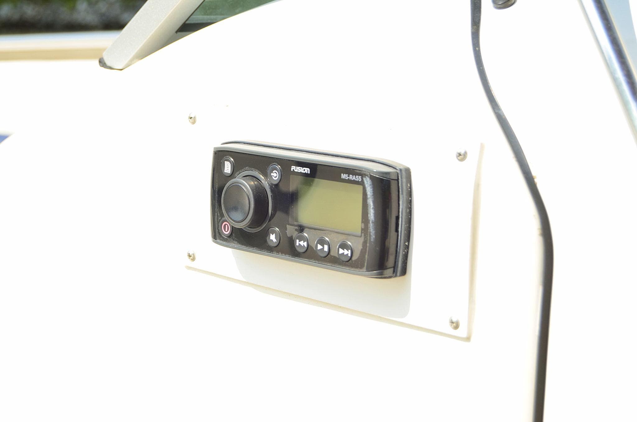 2011 Hurricane SunDeck 217 OB - 85
