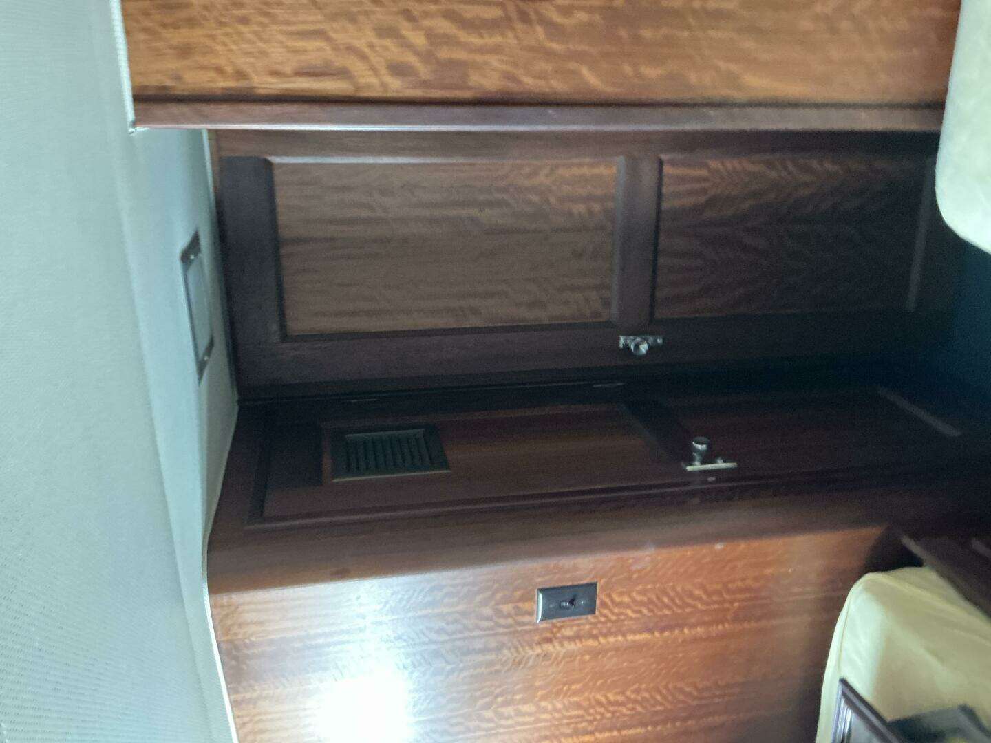 1978 Hatteras 58 Yacht Fisherman - Image 30