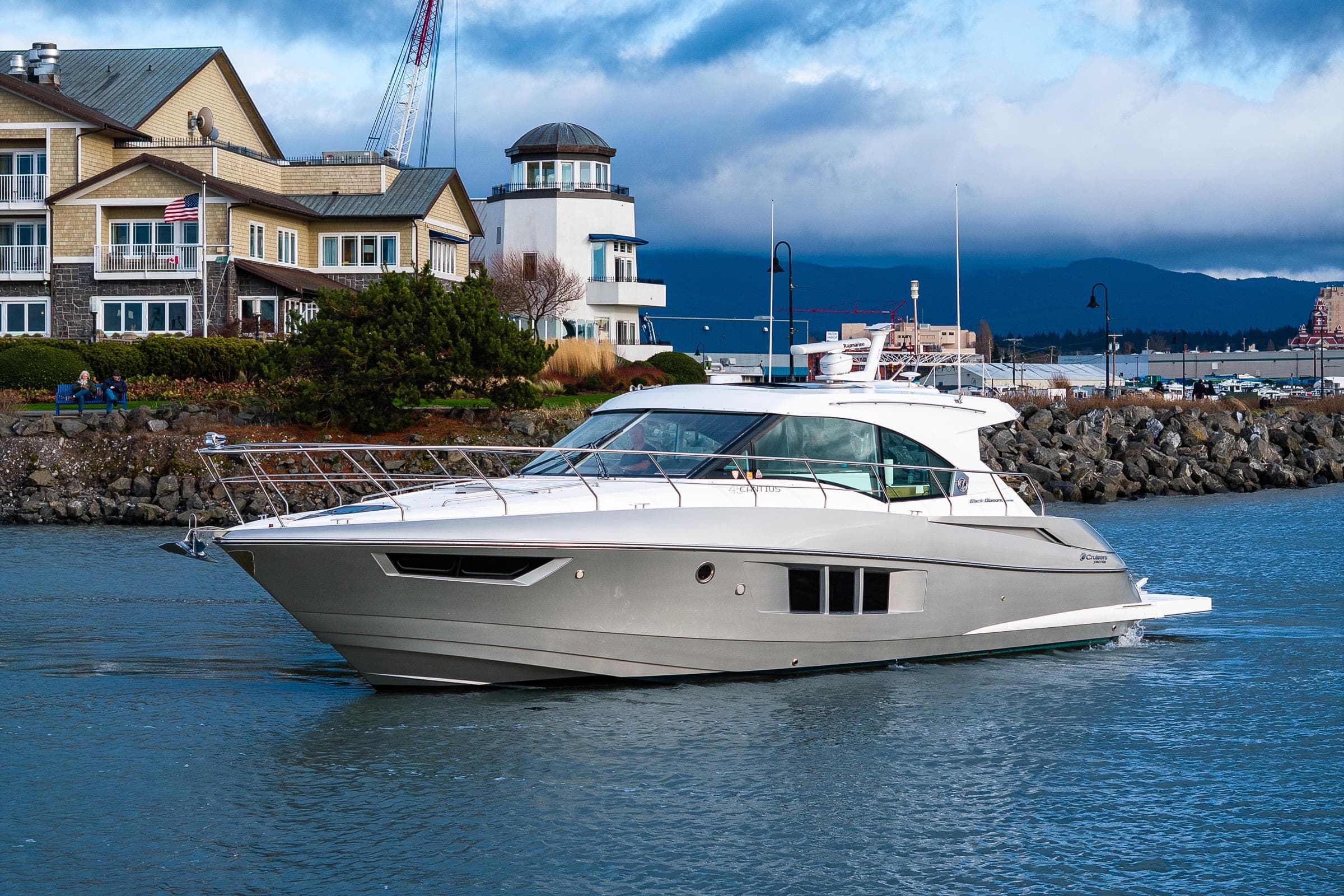 2014 Cruisers Yachts 45 Cantius