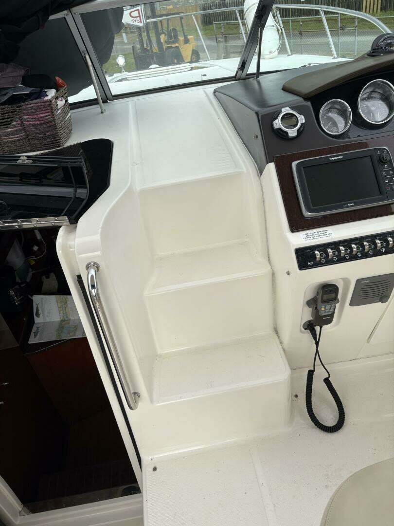 2012 Sea Ray 310 Sundancer - Image 19