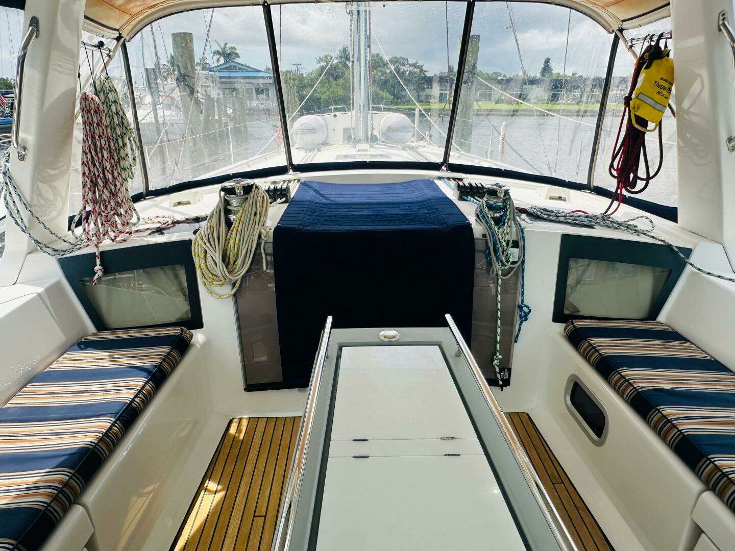 2015 Beneteau Oceanis 45 - Image 32