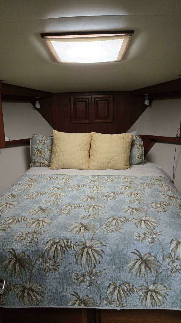 1989 Viking 45 Convertible - Image 32