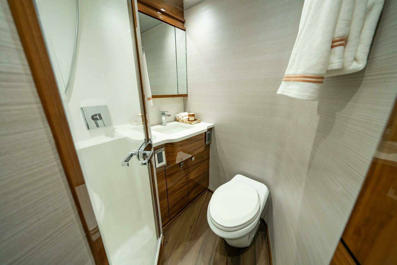 2027 Viking 82 Convertible - Image 43