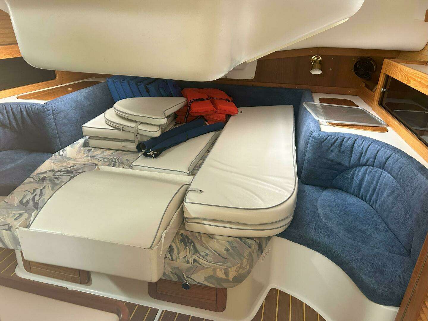 1999 Catalina 380 - Image 20