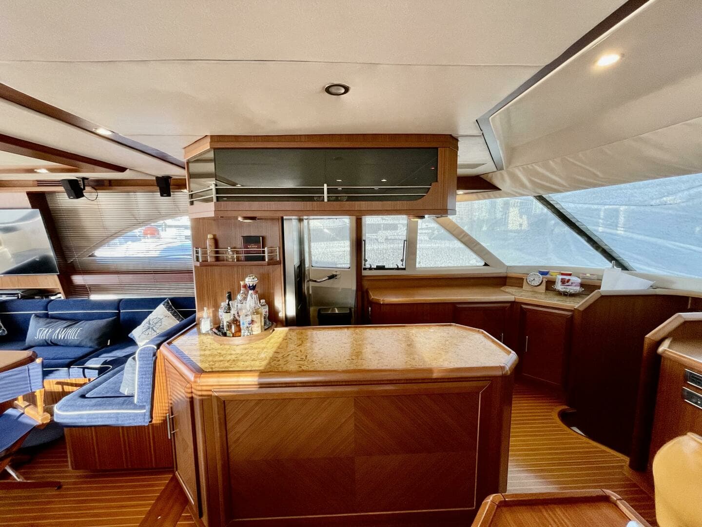 2006 Mochi Craft 74' Dolphin - Image 28