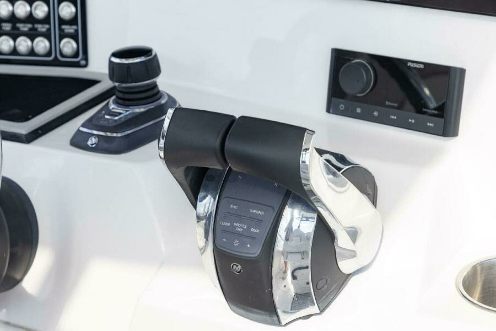 2027 Sea Fox 328 Commander - Image 30