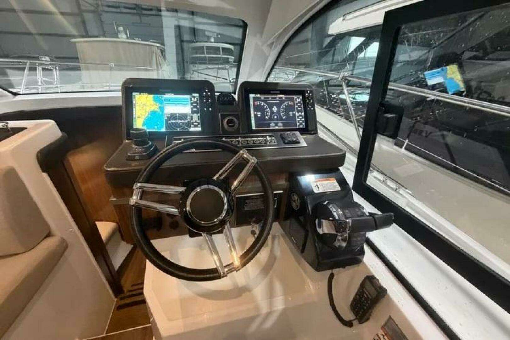 2022 Four Winns 355 Vista Coupe - Image 3