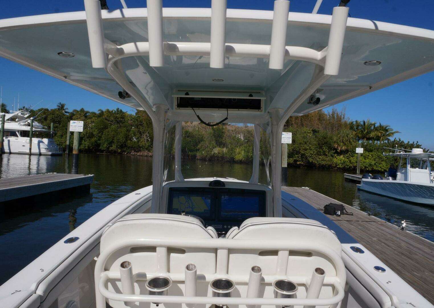 2015 Jupiter 30 FS - Image 10
