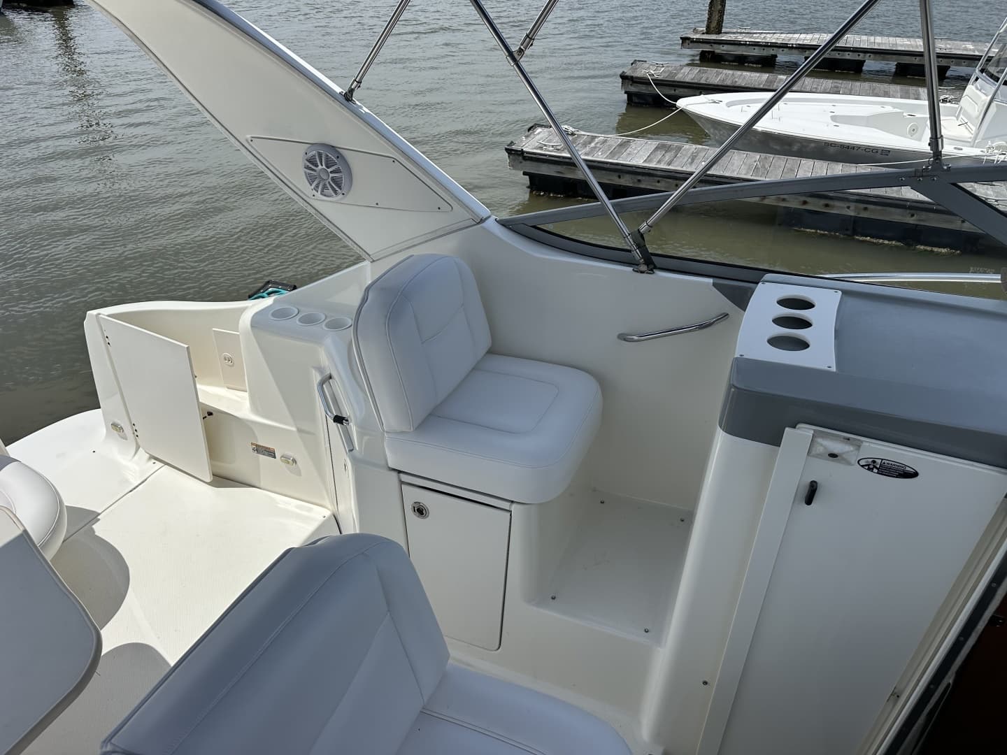 2006 Bayliner 305 - Image 19