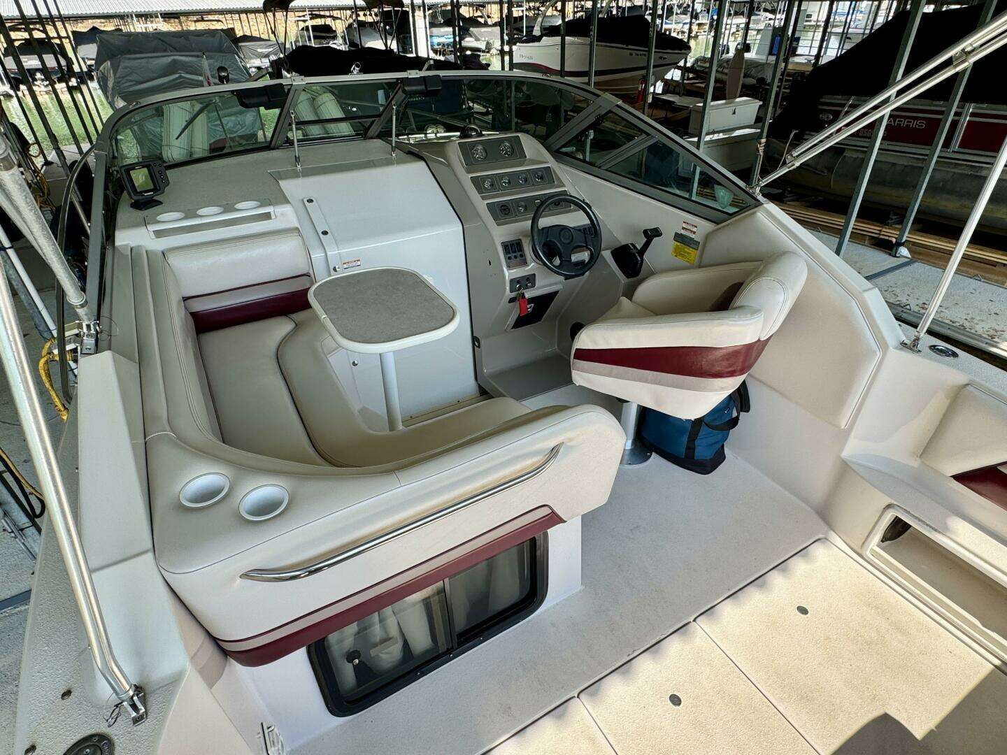 1994 Chaparral Signature 27 Cabin Cruiser - Image 14