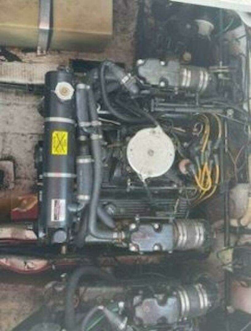 1990 Wellcraft Monaco 3000 - Image 12