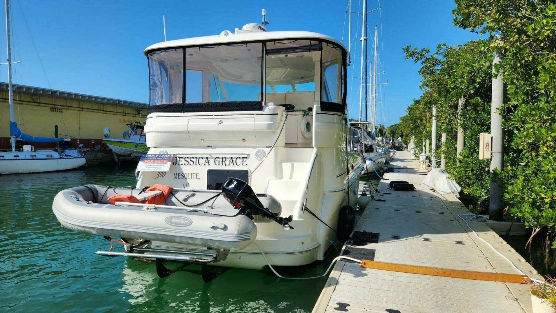 2004 Sea Ray 390 Motor Yacht - Image 6
