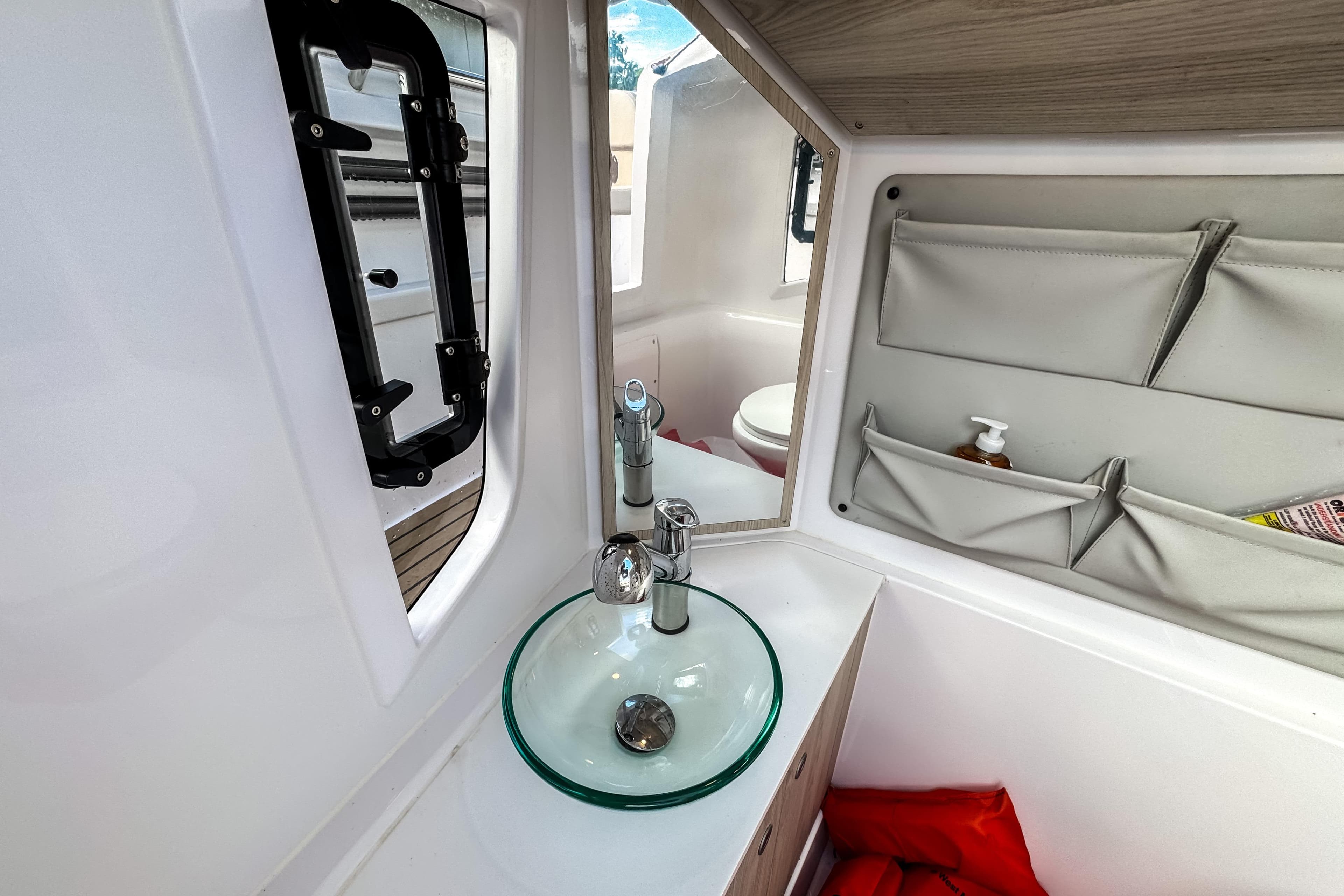 Modern bathroom in STERK 31 motorhome, year 2025.