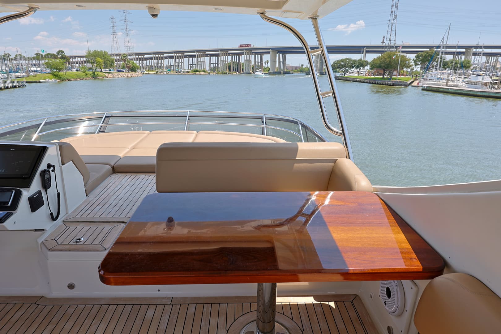 2017 Sea Ray L650 Fly - Image 19