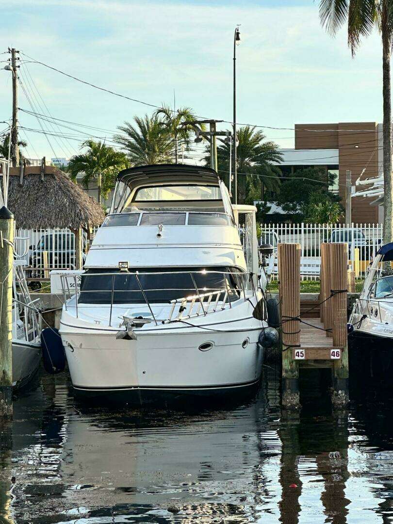 2005 Carver 41 CMY Cockpit Motoryacht - Image 4
