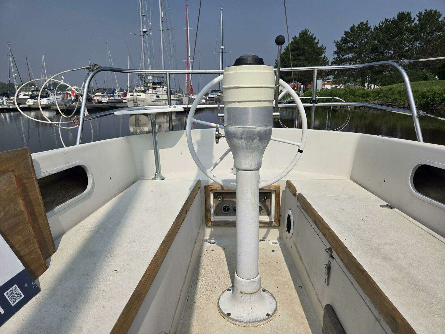 1976 Islander 28 - Image 5