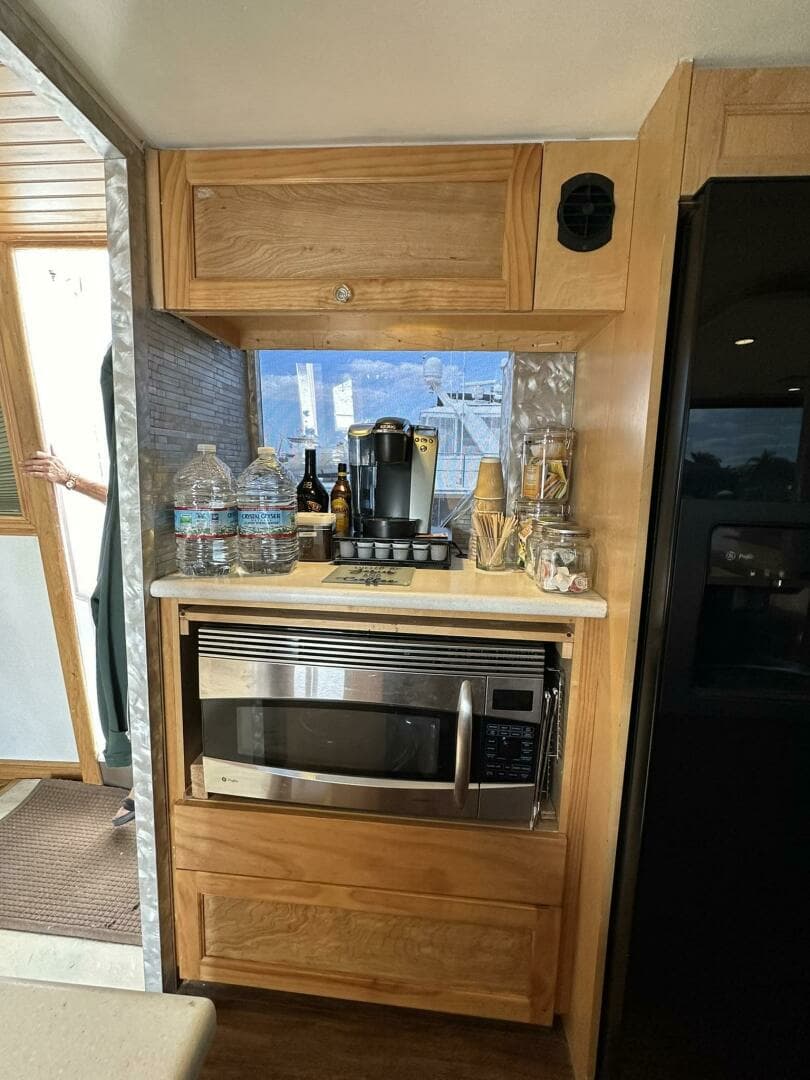 1988 Viking Motor Yacht - Image 79