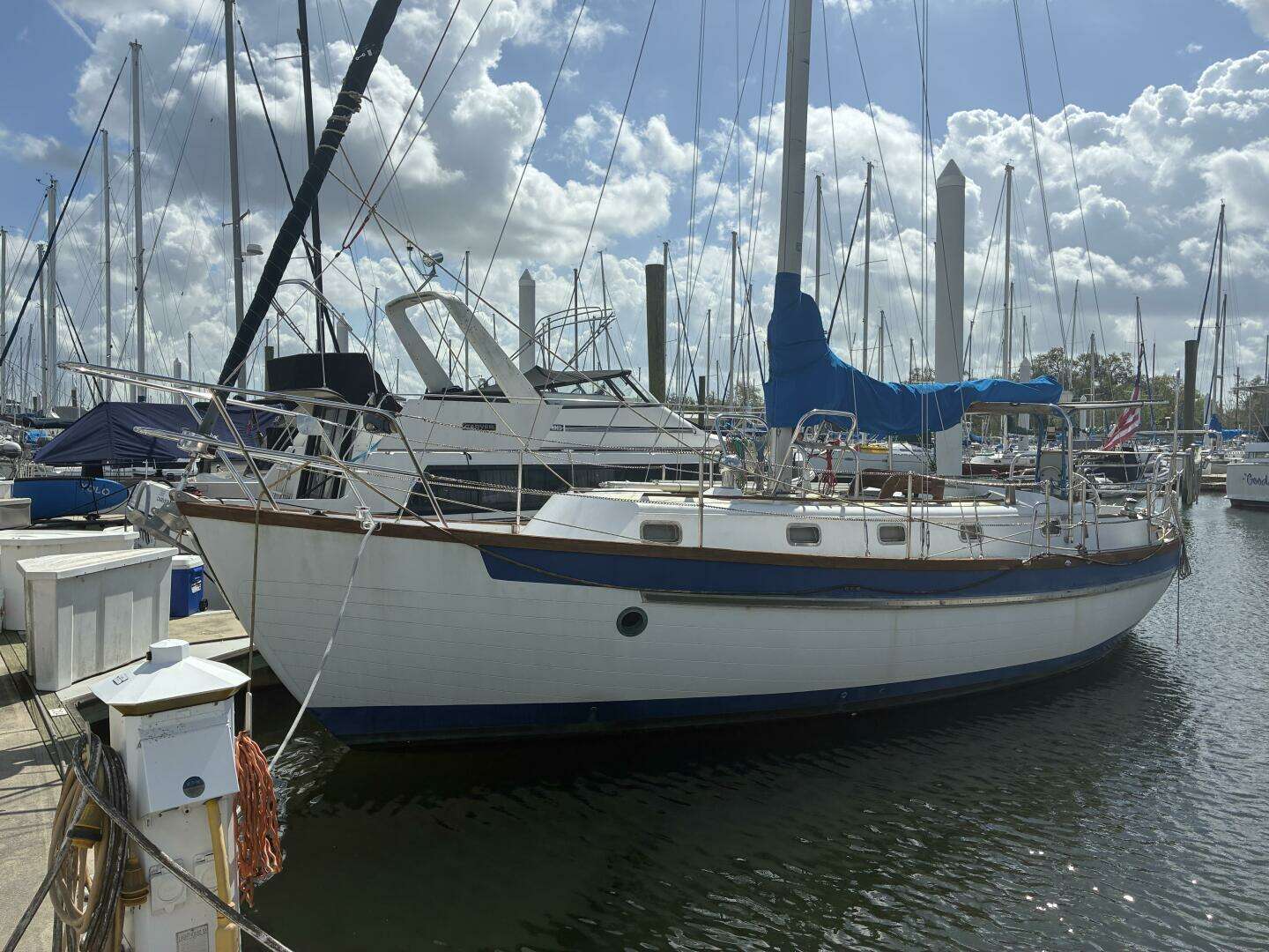 1986 Slocum 37 - Image 2